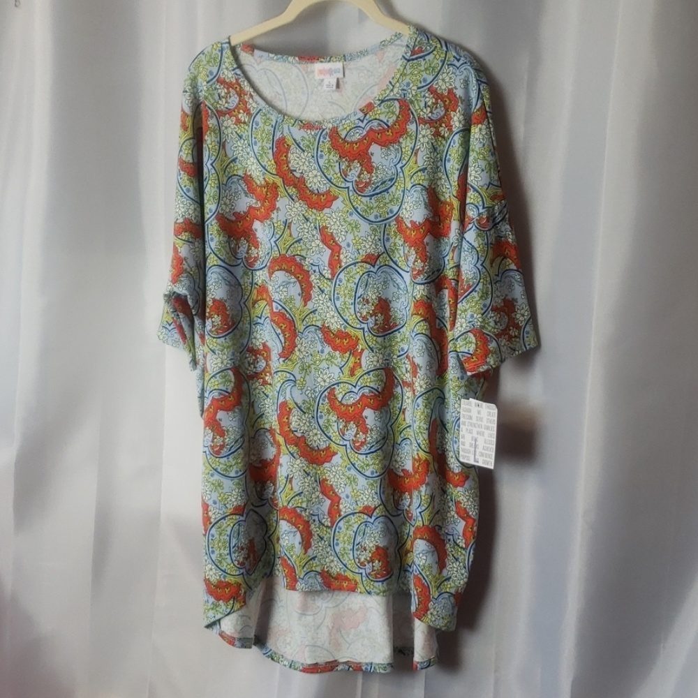 SZ L LulaRoe Irma top.  Nwt B93